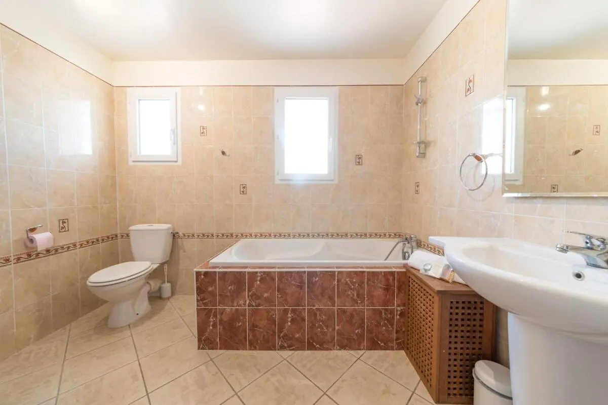 BELLE MAISON FAMILIALE PROCHE DU CENTRE-VILLE D'AVIGNON WiFI GRATUIT France