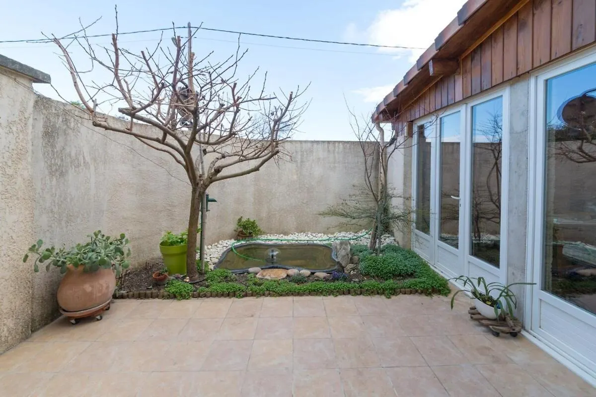 Villa BELLE MAISON FAMILIALE PROCHE DU CENTRE-VILLE D'AVIGNON WiFI GRATUIT France